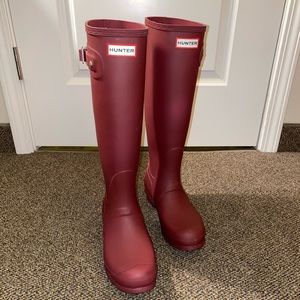 Tall Hunter Rain Boots Women’s size 9